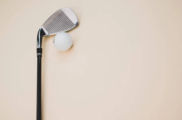 Closeup Shot Golf Ball Club Isolated Pink Background Copyspace — 스톡 사진