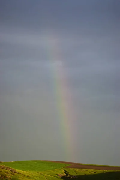 Ein Faszinierender Blick Auf Einen Schönen Regenbogen Nach Dem Regen — Stockfoto