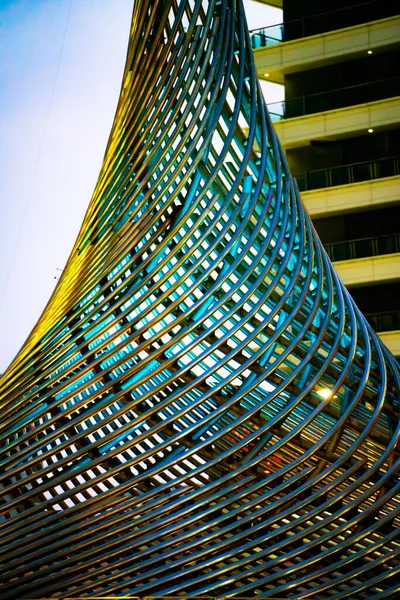 Vertical Shot Artistic Architectural Installation Crisscrossed Metal Tubes — Stock Photo, Image