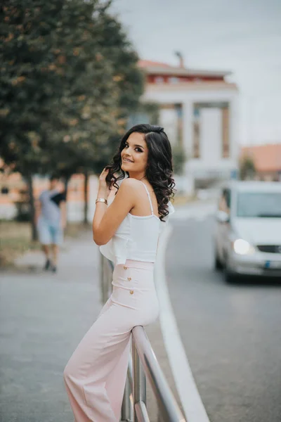 Gorgeous Female Elegant Pink White Outfit Leaning Urban Street Fence — 스톡 사진