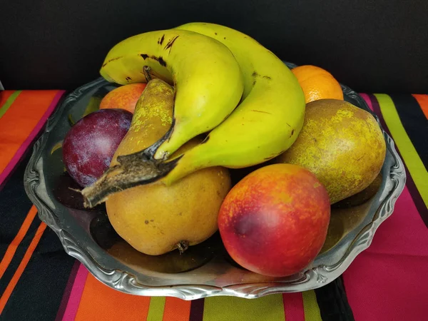 Closeup Shot Banana Pine Apple Fruits Vase Table — Stock Photo, Image