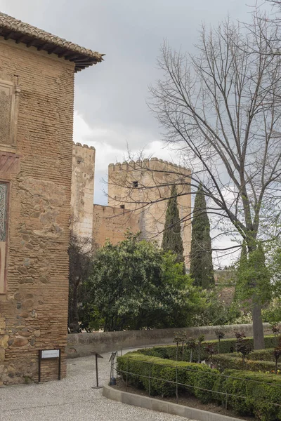 Colpo Verticale Antico Edificio Dell Alhambra Granada Andalusia Spagna — Foto Stock