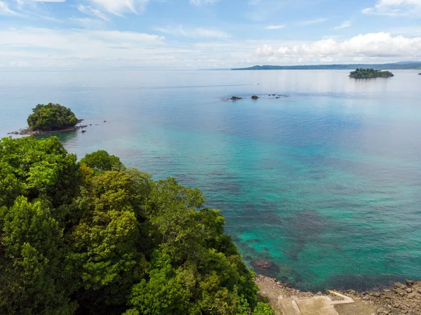 Una Vista Aerea Della Spiaggia Bagnata Dall Acqua Blu Dell — Foto Stock