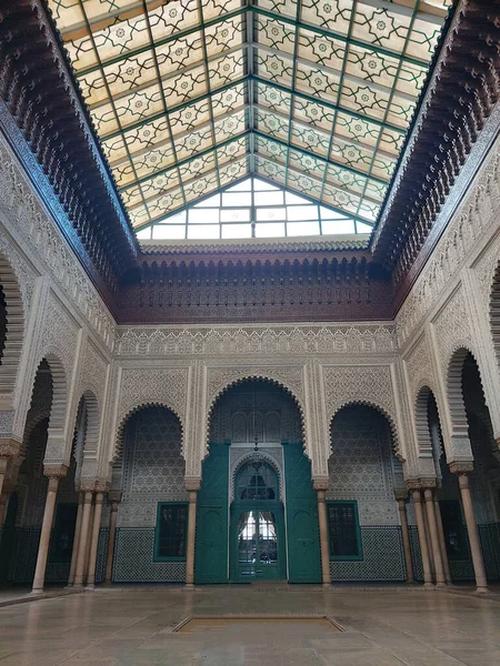 モロッコのカサブランカにある美しいMahkamat Pasha管理棟 — ストック写真