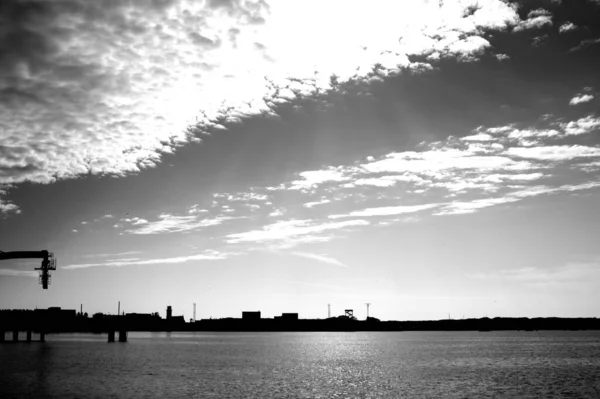 Grayscale Shot Beautiful Sky Sea — Stock Photo, Image