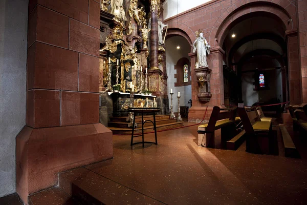 Interior Igreja Com Estátuas — Fotografia de Stock