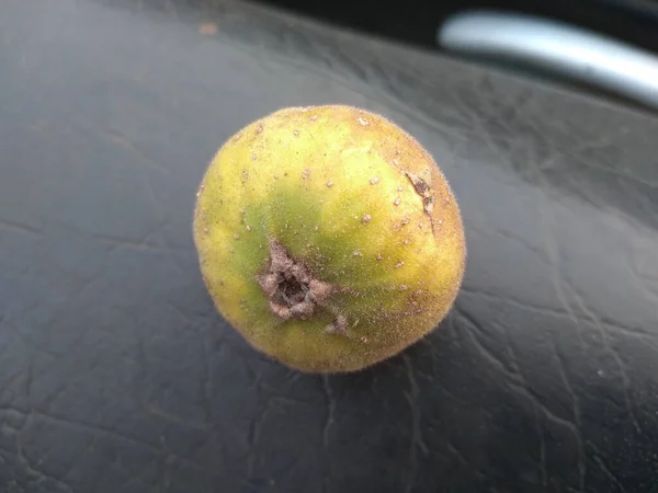 Closeup Shot Araza Fruit Black Surface — Stok fotoğraf