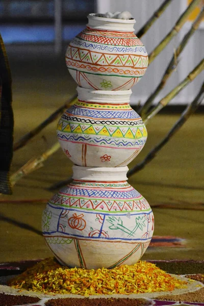 Vertical Shot Ceramic Painted Vases — Stok fotoğraf