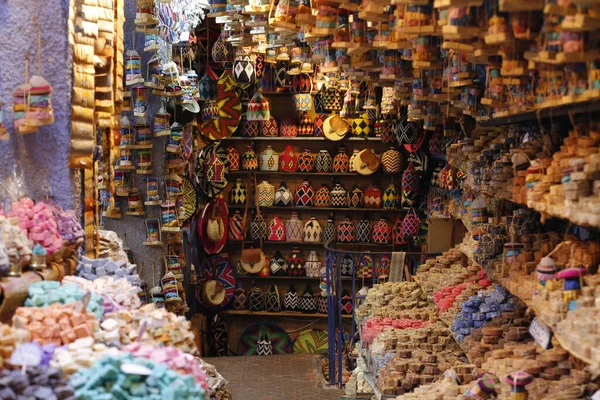 Традиционный Марокканский Магазин Красочными Ремеслами — стоковое фото