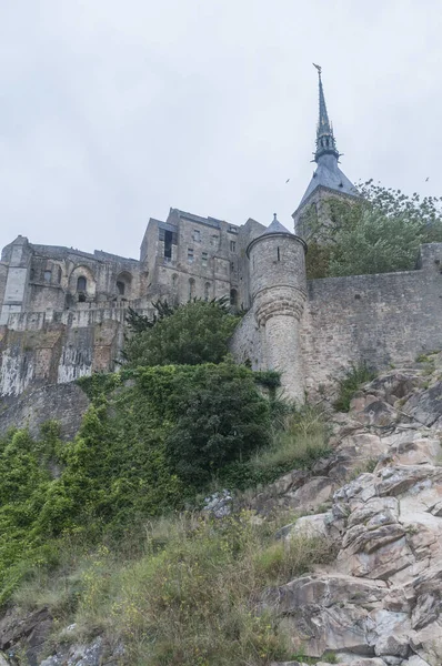 Низкоугольный Снимок Замка Святого Михеля Фоне Голубого Неба Франция — стоковое фото