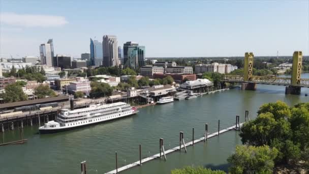 Eine Luftaufnahme Der Schönen Stadt Sacramento Und Des Flusses Bundesstaat — Stockvideo