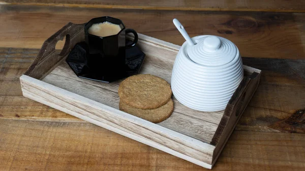 Eine Tasse Kaffee Kekse Und Eine Schüssel Zucker Auf Einem — Stockfoto