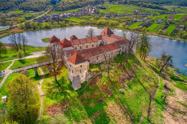 Μια Εναέρια Λήψη Του Κάστρου Svirzh Στο — Φωτογραφία Αρχείου