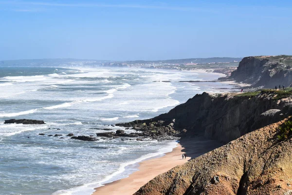 ポルトガルのペニケ近くのバレールビーチとその風光明媚な海岸線 — ストック写真