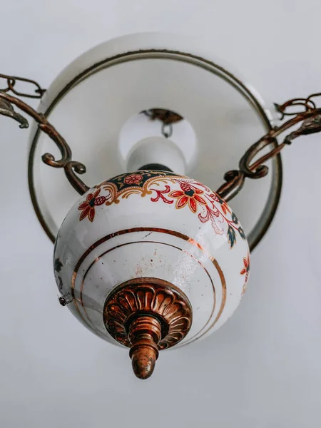Ángulo Vertical Bajo Lámpara Araña Decorativa Vintage Colgando Techo — Foto de Stock