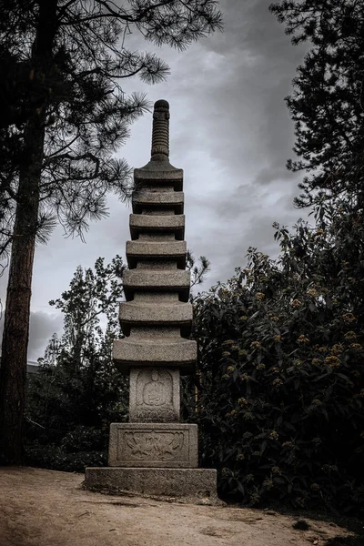 Vertikal Bild Stenig Japansk Pagoda Nord Park Düsseldorf Tyskland — Stockfoto