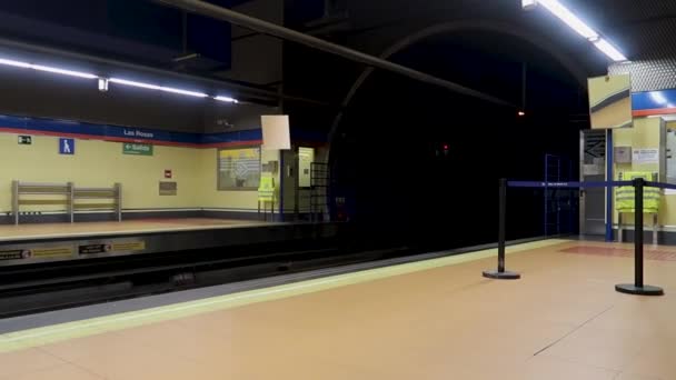 Een Metrostation Madrid — Stockvideo