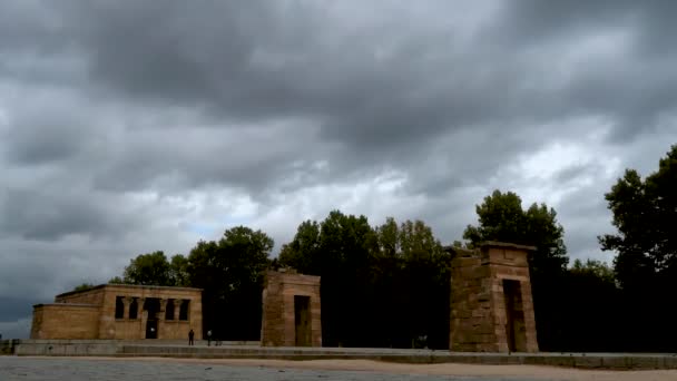 Uma Cronologia Templo Debod Durante Dia Nublado Madrid — Vídeo de Stock