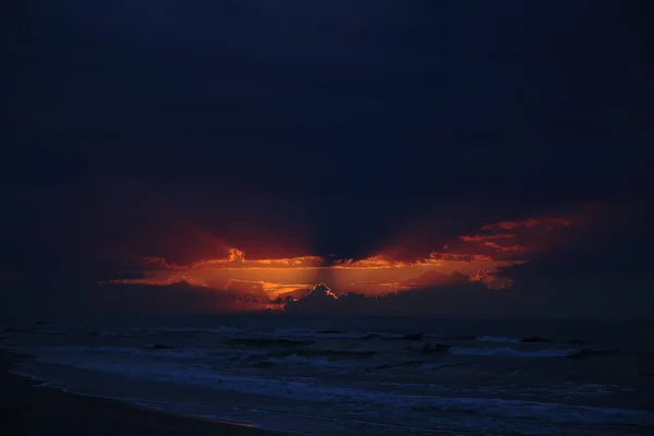 Mesmerizing View Sunset Sun Rays Sea — 스톡 사진