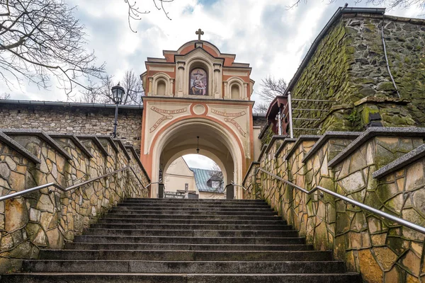 Низкоугольный Снимок Лестницы Святилище Святой Анны Опольском Воеводстве Польша — стоковое фото