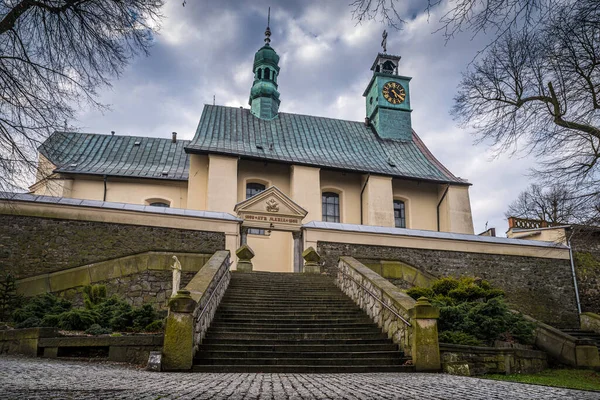 Niski Kąt Ujęcia Schodów Sanktuarium Anny Województwie Opolskim Polska — Zdjęcie stockowe