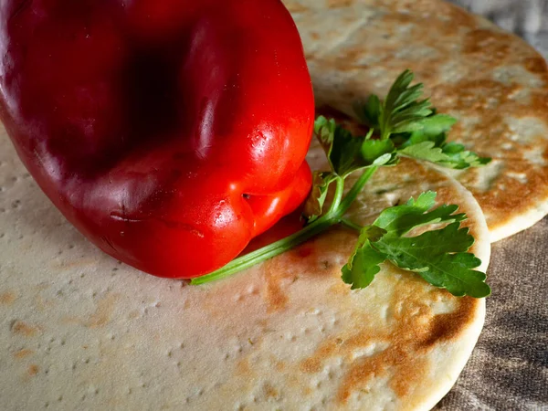 Pão Pita Com Pimenta Salsa Tradicional Festival Ramadã — Fotografia de Stock