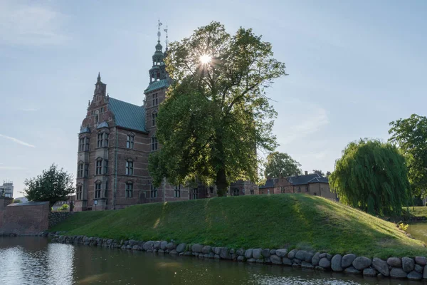 Rosenborg Slot Copenaghen Folyónál — Stock Fotó