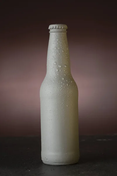Vertical Shot White Soda Beer Bottle Water Drops Black Backdrop — Stock Photo, Image