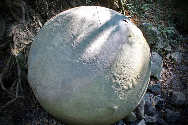 Uma Esfera Pedra Parque Bósnia Herzegovina — Fotografia de Stock