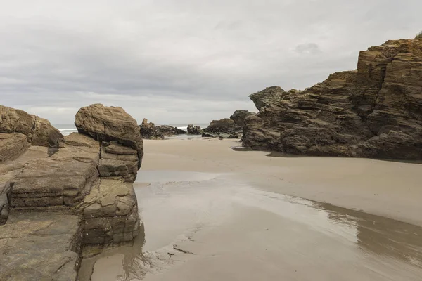 Huge Natural Rock Formations Sandy Catedrais Beach Gloomy Day Lugo — ストック写真