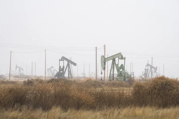 Oil Well Pump Jacks Pumping Crude Oil Fossil Fuel Energy — 스톡 사진