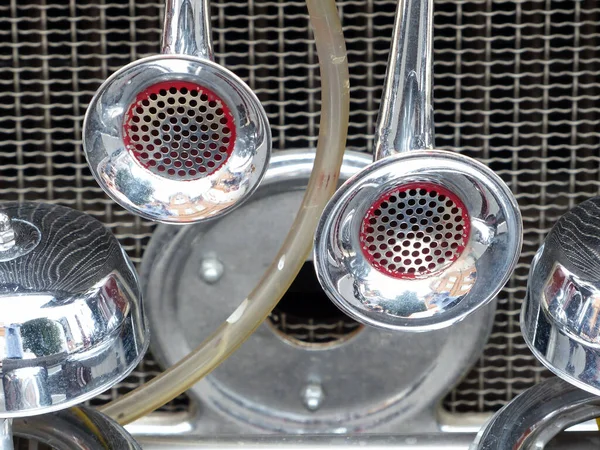 Close Chifres Brilhantes Carro Vintage — Fotografia de Stock