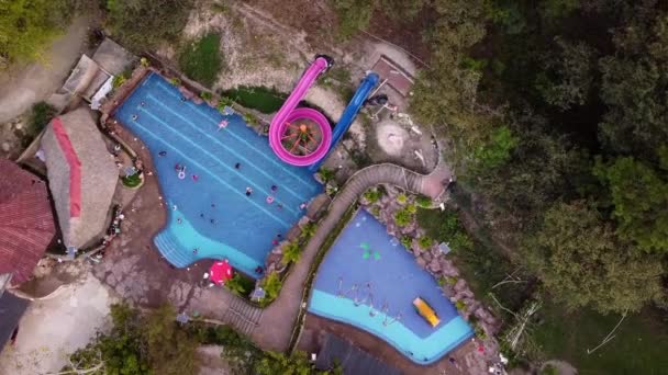 田舎のプールの空中ビュー — ストック動画