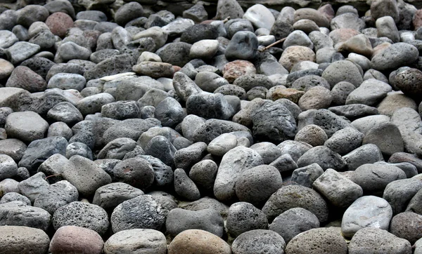 Zbliżenie Ujęcia Grupy Kamieni Żwirowych Plaży — Zdjęcie stockowe