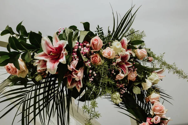 Tiro Close Uma Bela Composição Flores — Fotografia de Stock