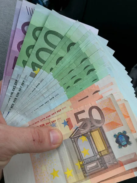 Coup Vertical Billets Euros Dans Main Homme — Photo