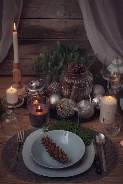 촛불을 크리스마스 장식을 그릇에 베이퍼 — 스톡 사진