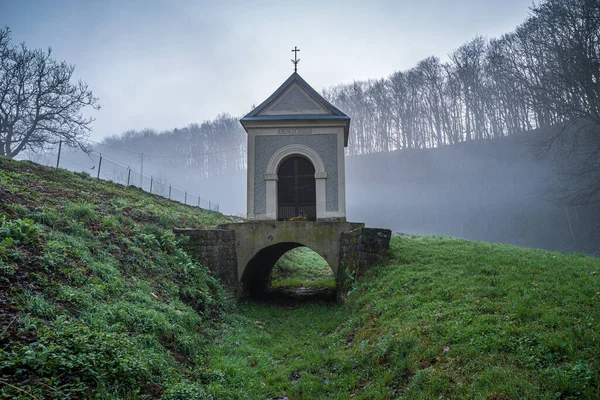 Ziegelsteinkapelle Wald Auf Dem Berg Anna Nebel Oppeln Polen — Stockfoto