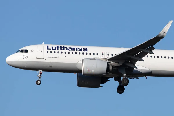 London Förenade Kungariket Feb 2020 Lufthansa Dlh Närmar Sig London — Stockfoto