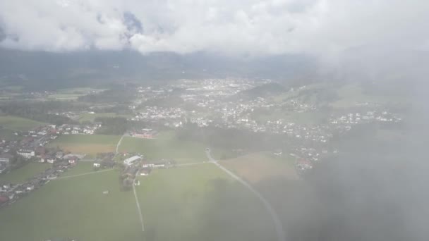 Nagranie Przelatującego Przez Chmury Nad Inntal Koło Reith Alpbachtal Austrii — Wideo stockowe