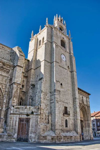 Tiro Ângulo Baixo Uma Catedral Palencia Dedicada Santo Antonino Pamiers — Fotografia de Stock