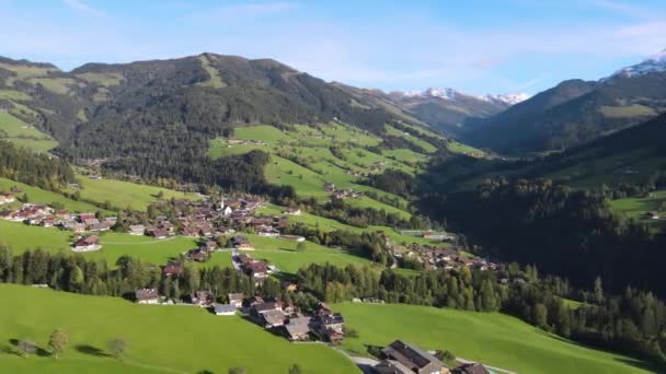 Záběry Krásné Vesnice Alpbach Rakouských Alpách — Stock video