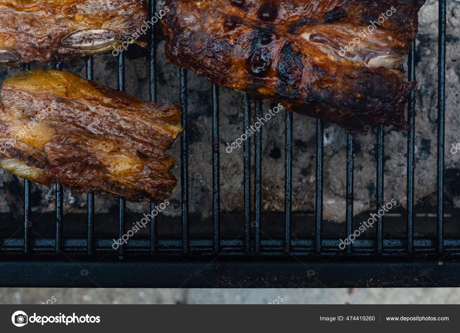 Sett Fra Toppen Tradisjonell Argentinsk Asado Kjøtt Grillen Gate –  stockfoto © Wirestock #474419260, image size:1600x1160