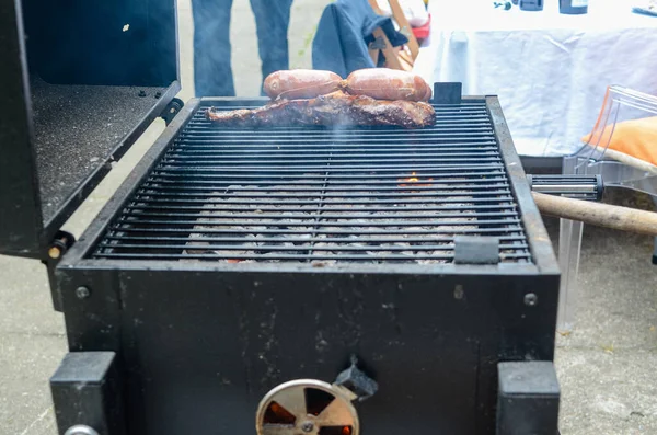 Primer Plano Del Tradicional Asado Argentino Salchichas Carne Cocinada Parrilla — Foto de Stock
