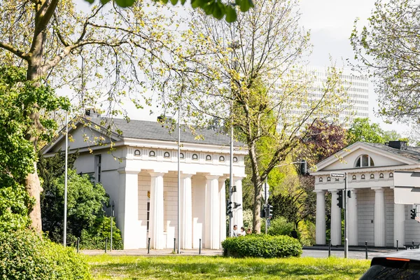 Ein Park Mit Schönen Gebäuden Und Mittelalterlichen Säulen Düsseldorf — Stockfoto