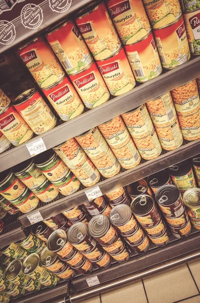 Польща Жовтня 2016 Року Овочі Бляшанках Продаж Супермаркеті — стокове фото