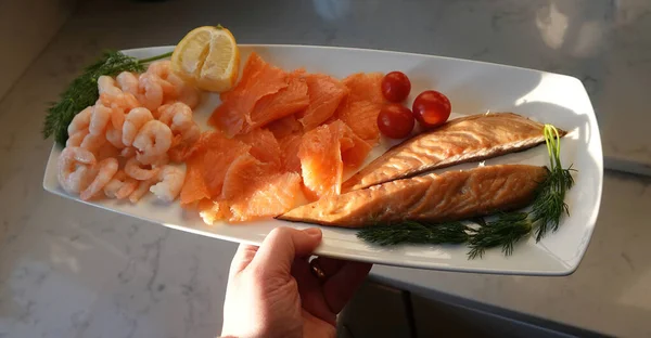 High Angle Shot Hand Holding Seafood Platter — Stock Photo, Image