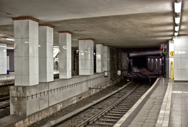 Innenansicht Eines Leeren Bahnhofs — Stockfoto