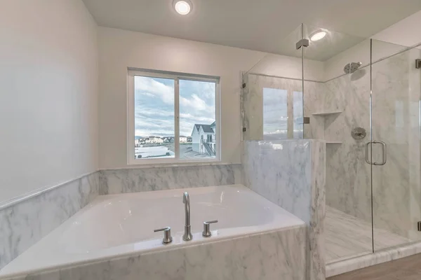 Minimalistic Bathroom Interior Design Gray Marble Tiles Bathtu — Zdjęcie stockowe
