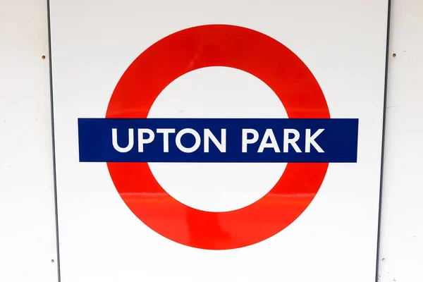 London United Kingdom Mayıs 2021 Londra Yeraltı Tünelinin Kırmızı Mavi — Stok fotoğraf